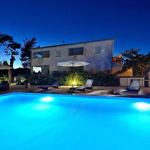 https://mam-mali.hotelinzadar.com